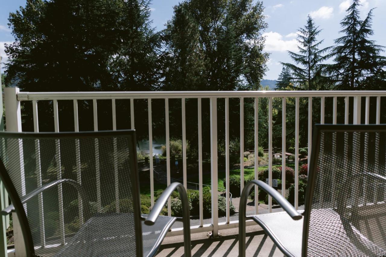 Riverfront Inn Roseburg Ngoại thất bức ảnh