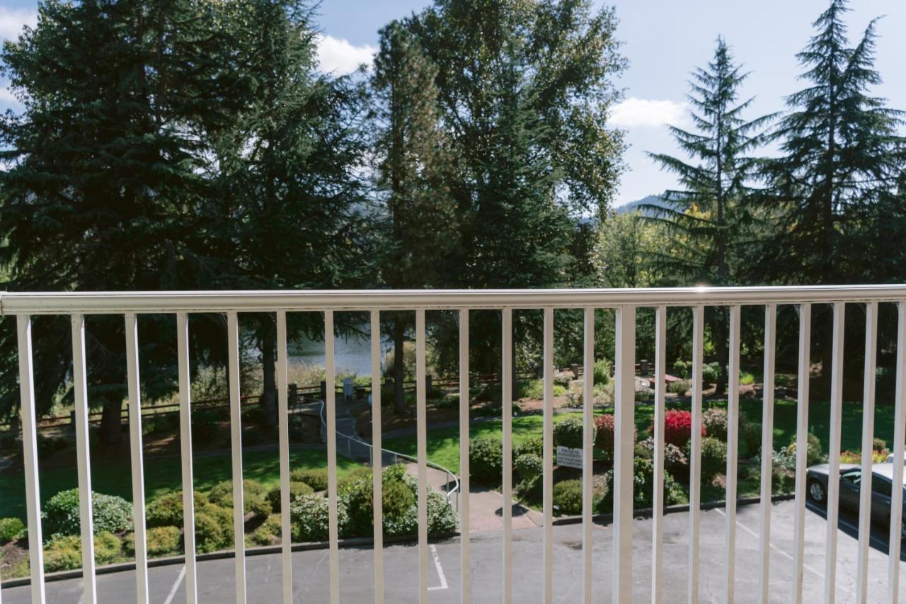 Riverfront Inn Roseburg Ngoại thất bức ảnh