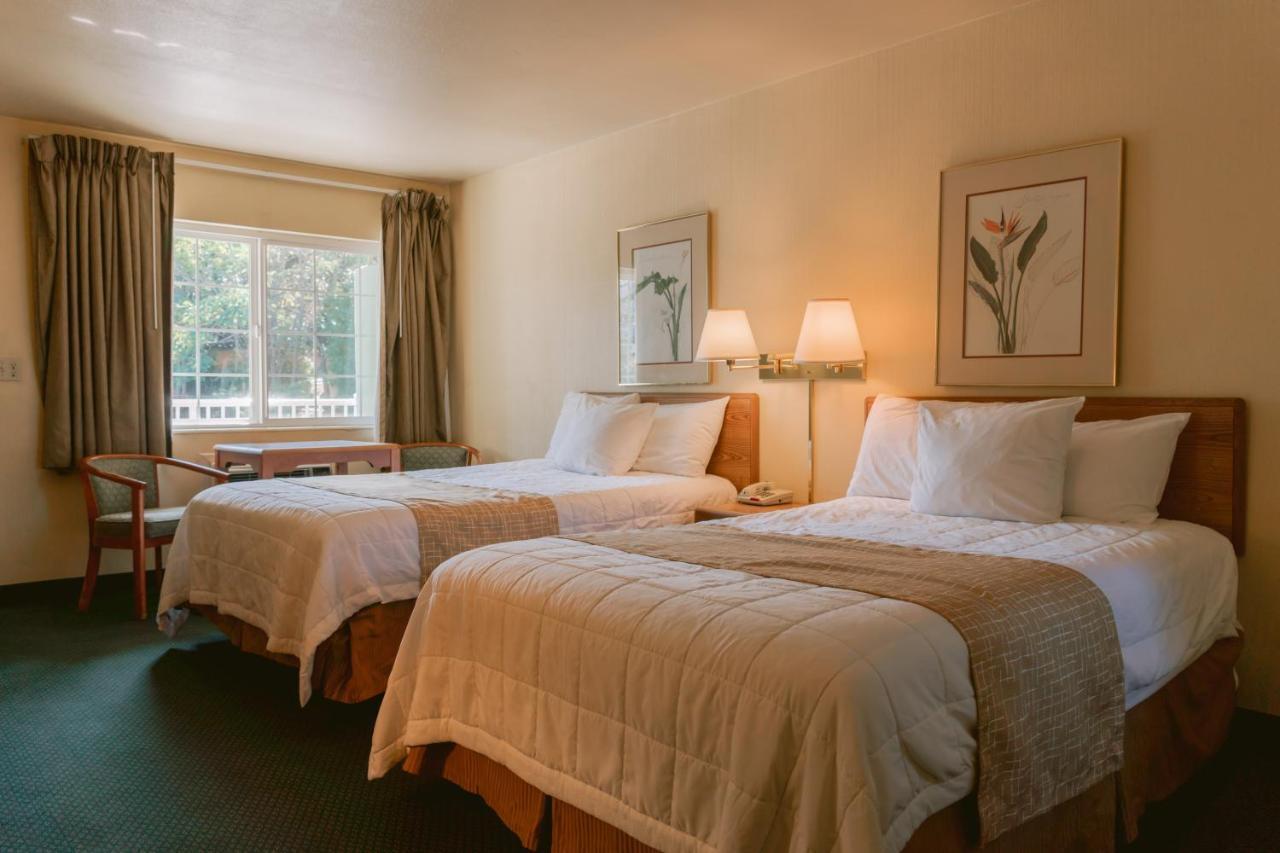 Riverfront Inn Roseburg Ngoại thất bức ảnh